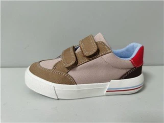 Sabatilla infantil de lona amb velcro